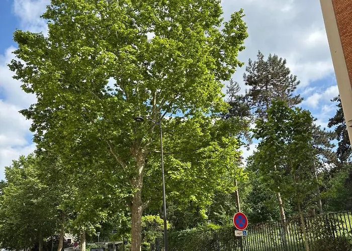 Cozy Ideally Located